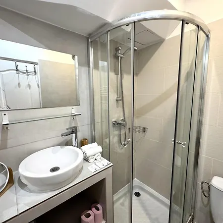 Riviera - Barillerie 12 - Vieille 1mn - 2 Pieces Ac Daire